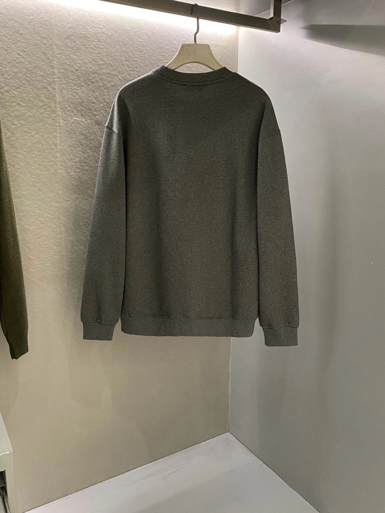 wg.luxury-- V5rs135 embroidery oversized item:E-F361B1748